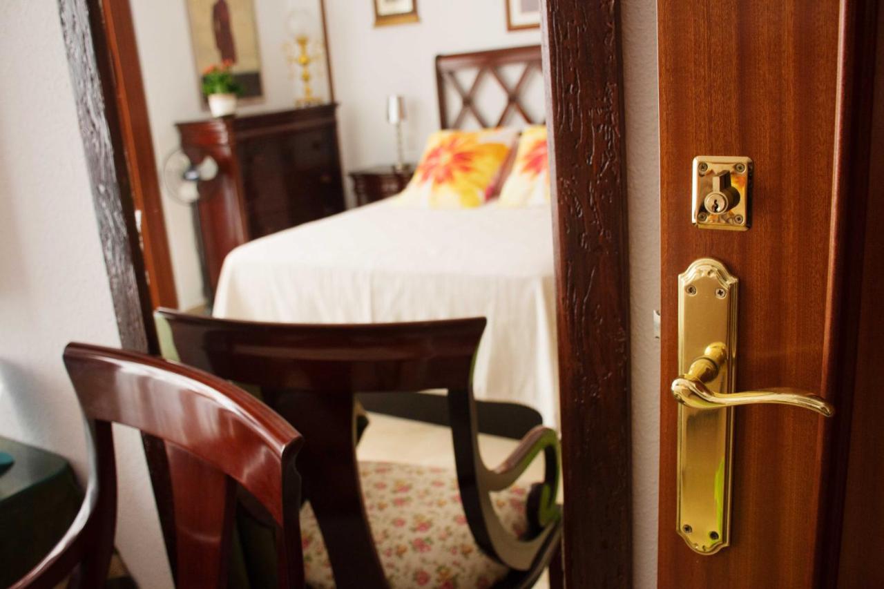 House Apart-hotel *